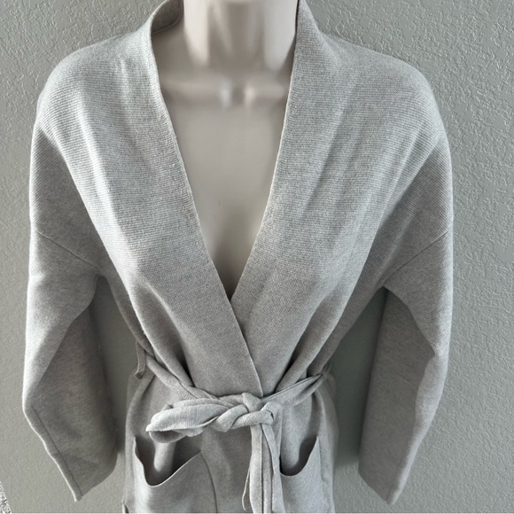 Aritzia Wilfred
Belize Cardigan 100% wool - Picture 5 of 12